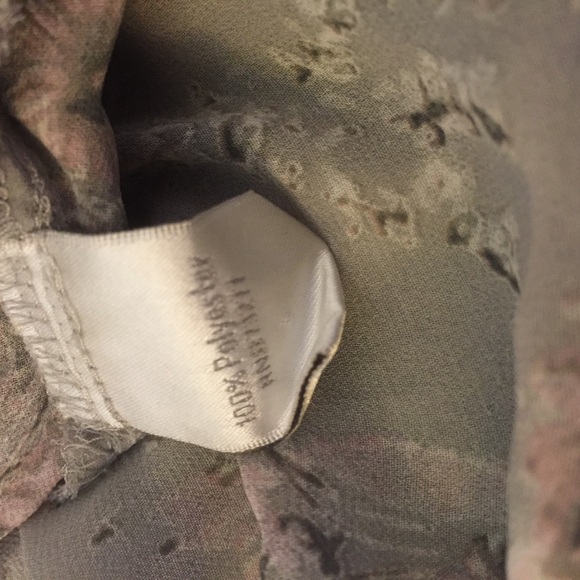 Lauren Conrad Flowy Top M - Picture 5 of 5